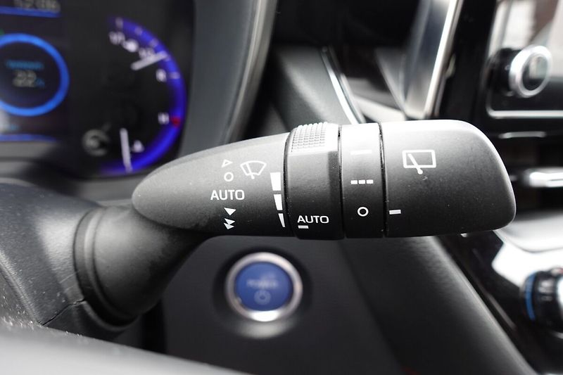 Toyota Corolla 1.8HSD e-CVT GR Touring Sport - fotka 26 z 31