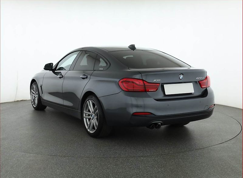 BMW Řada 4 (2018) 420d xDrive - fotka 4 z 19