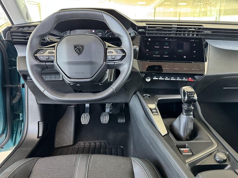 Peugeot 308 1,2PT 96KW*ALLURE*Kamera*DPH - fotka 9 z 33