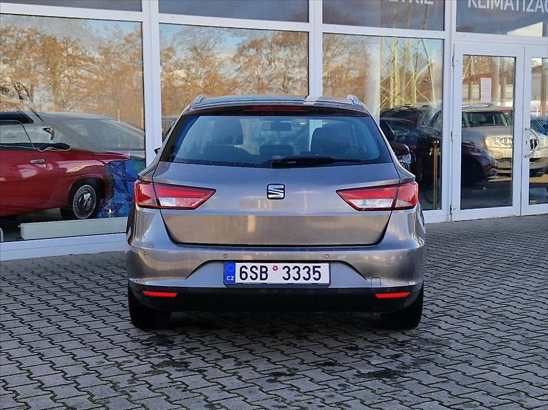 Seat Leon 1,6 TDI Navigace, ServiskaTop! - fotka 4 z 20