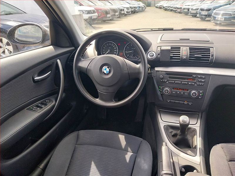 BMW Řada 1 (2009) 116i, nová STK, jezdí skvěle - fotka 7 z 14