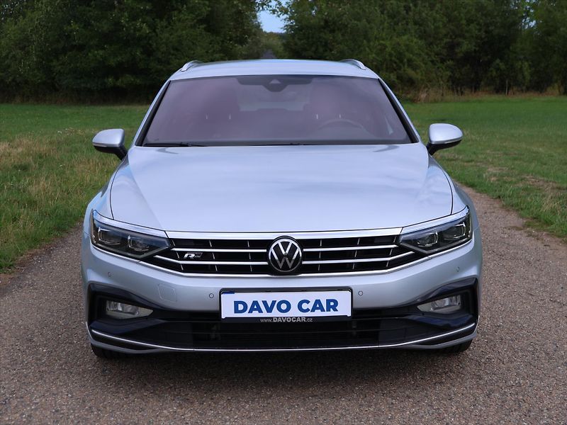 Volkswagen Passat 2,0 TDI DSG R-LINE Matrix - fotka 2 z 32