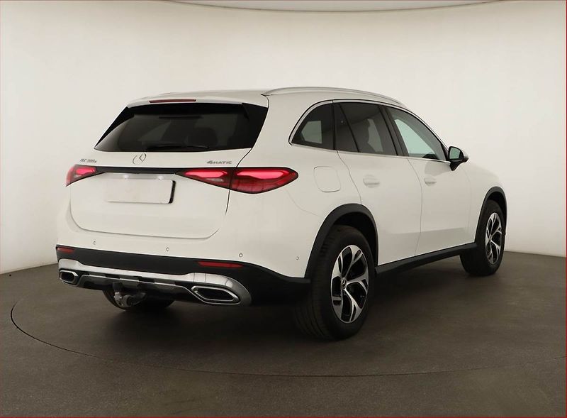 Mercedes-Benz GLC (2024) 300 e 4MATIC - fotka 5 z 22
