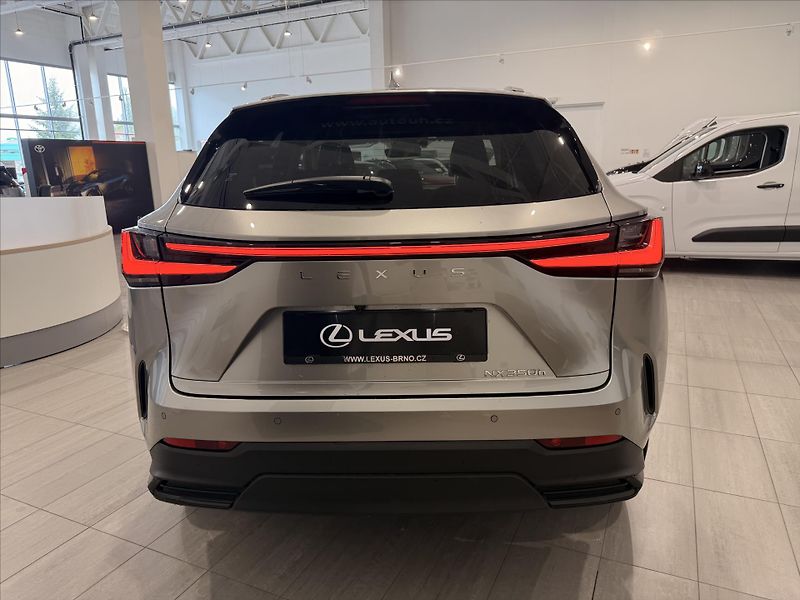 Lexus NX 350h (2025) 2,5 Executive  NX - fotka 4 z 12