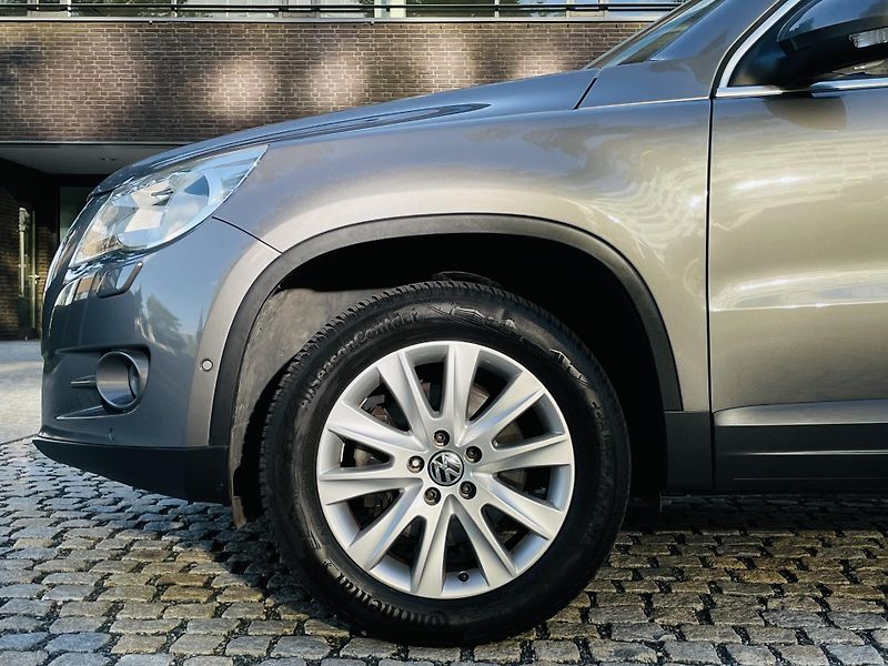 Volkswagen Tiguan 2.0TSI 4x4 AUT SERVISKA VYHŘEV - fotka 46 z 47