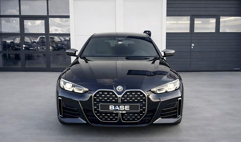 BMW Řada 4 M440i xDrive GranCoupé - fotka 2 z 30