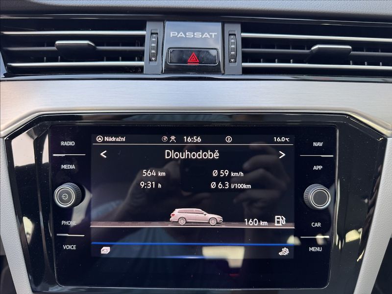 Volkswagen Passat 2,0 TDI DSG ELEGANCE 1.maj. ČR - fotka 40 z 50