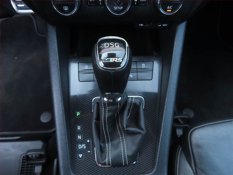 Škoda Octavia (2014) RS 2.0 TDI, Automat, Navi - fotka 13 z 17