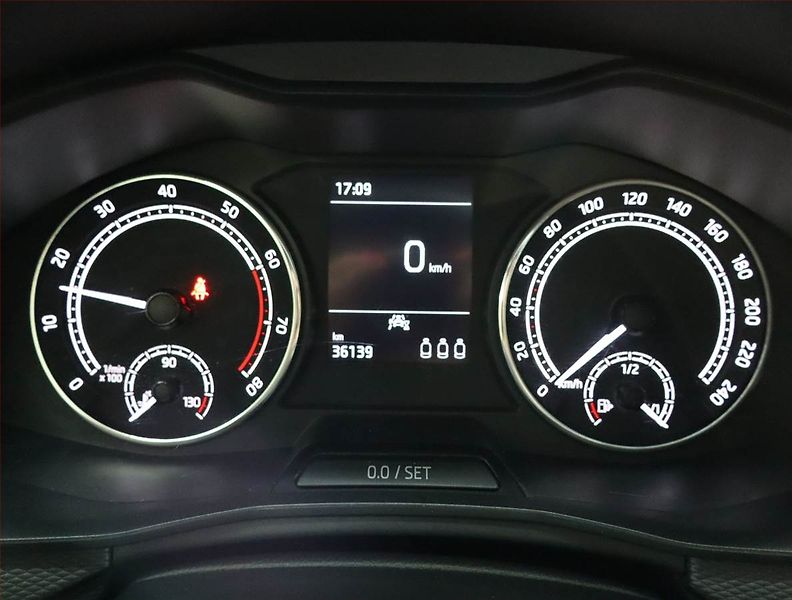 Škoda Kamiq (2023) Ambition Plus 1.0 TSI, ČR - fotka 11 z 17