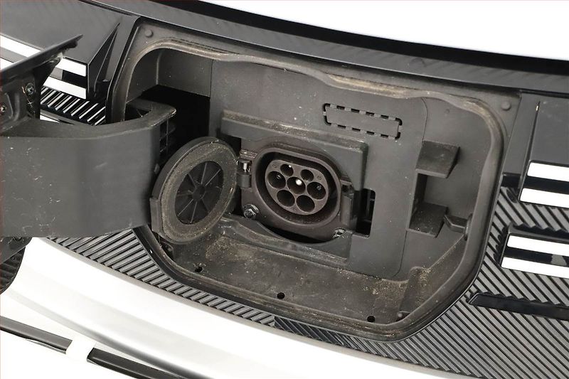 Dacia Spring (2023) Electric 65 (27 kWh), SoH 92% - fotka 16 z 17