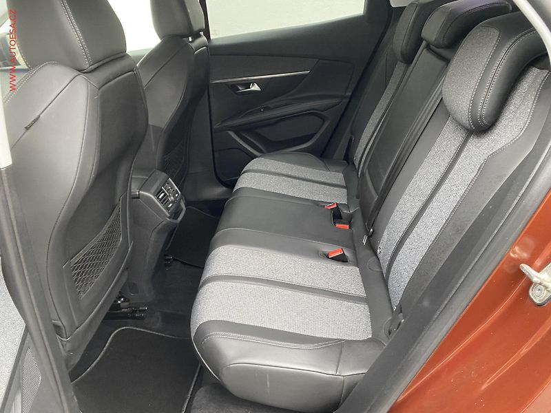 Peugeot 3008 (2019) 1.5 HDi, Allure, LED, kamera - fotka 10 z 18