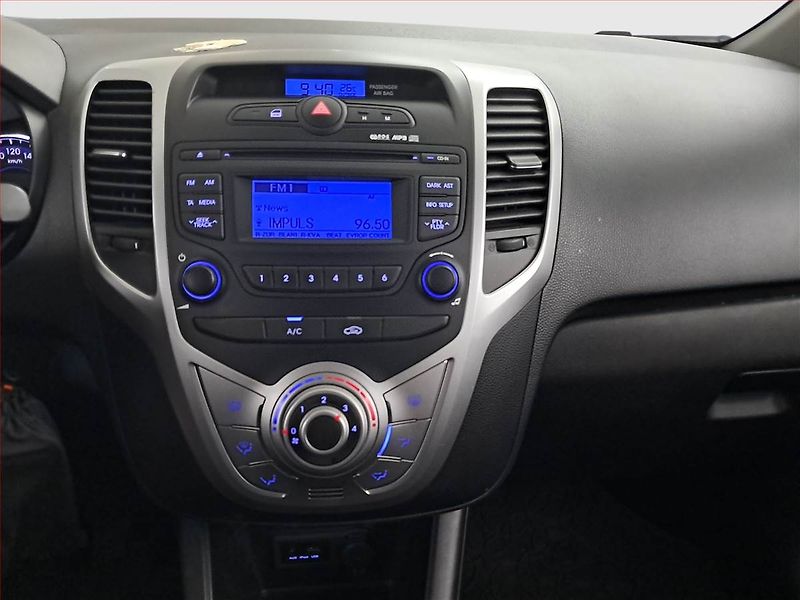 Hyundai ix20 (2014) 1.6 CVVT, LPG, Park. senzory - fotka 12 z 14