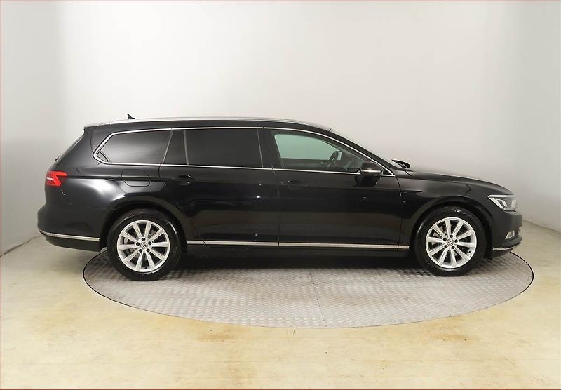 Volkswagen Passat (2019) Highline 2.0 TDI, Automat - fotka 6 z 22