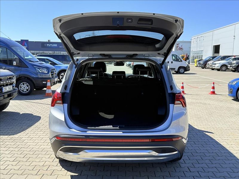 Hyundai Santa Fe 2,2 CRDi 142 kW Smart DPH CZ - fotka 13 z 30