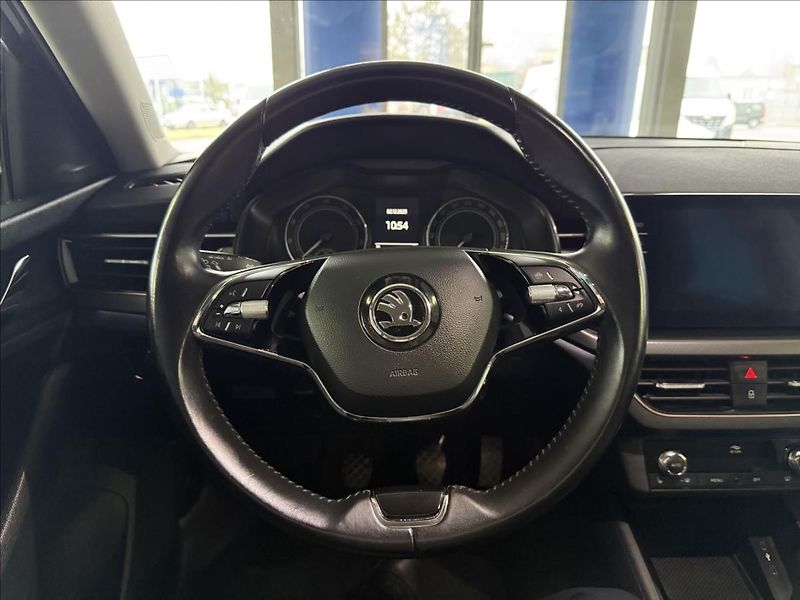 Škoda Scala 1,0   STYLE,SERVISKA,1.MAJ,ČR - fotka 13 z 23