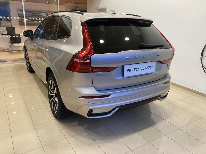 Volvo XC60 T6 eAWD ULTRA DARK - fotka 6 z 26