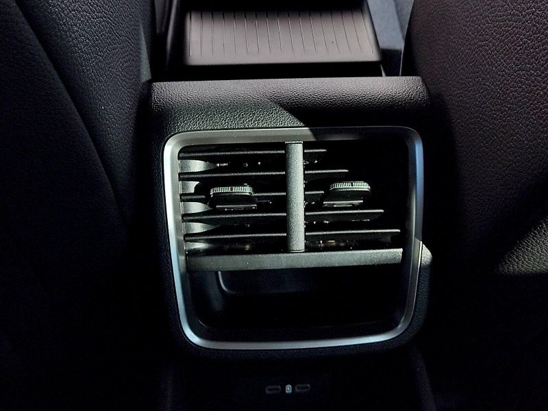 Škoda Octavia (2025) Top Selection 1,5 Tsi 110 Kw D - fotka 30 z 39