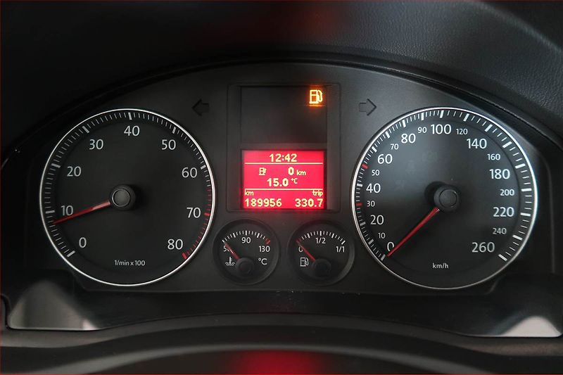 Volkswagen Golf (2004) 1.6 FSI, po STK, jezdí výborně - fotka 11 z 15