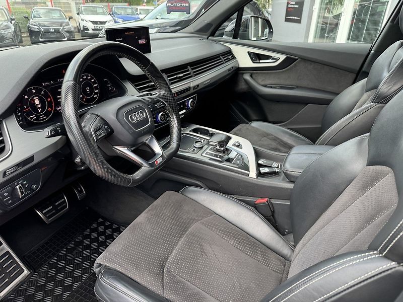 Audi Q7 (2016) 3.0TDi S-Line LED Bose Vzduch - fotka 28 z 50