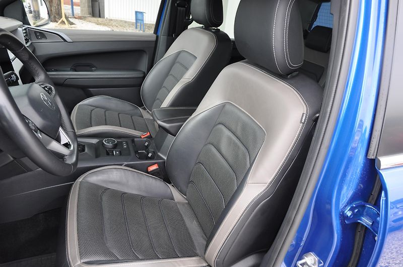 Volkswagen Amarok 3.0TDi V6 177kW 4x4 AVENTURE - fotka 7 z 26