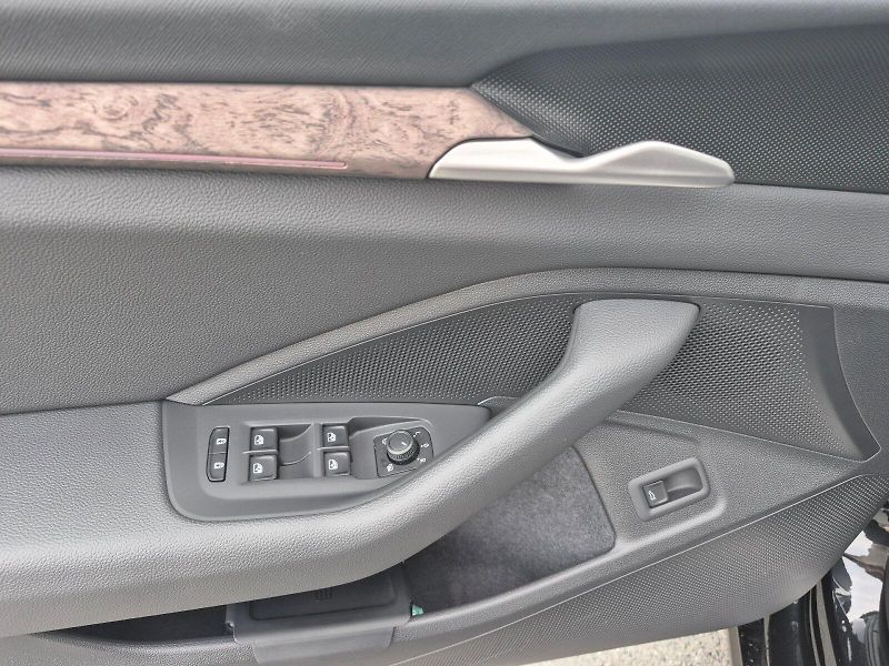 Škoda Superb (2025) Laurin & Klement 2.0 TDI 142kW - fotka 9 z 33