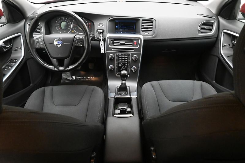 Volvo V60 1,6 D2 84 kW Manuál Kinetic - fotka 15 z 29