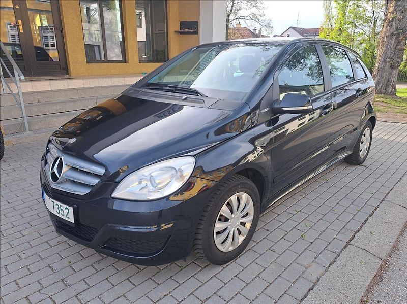 Mercedes-Benz Třídy B B180 i   1,7 - fotka 3 z 35