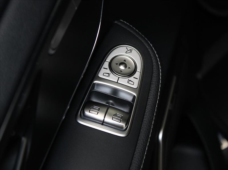 Mercedes-Benz Třídy V 250d 4M AMG Long Burm.ČR   2,0 - fotka 15 z 23