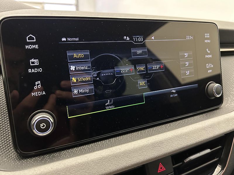 Škoda Scala 1.0 TSI Top selection - fotka 13 z 27