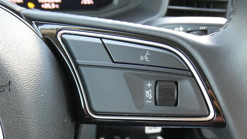Audi A1 35 TFSI S-line Stronic - fotka 13 z 22