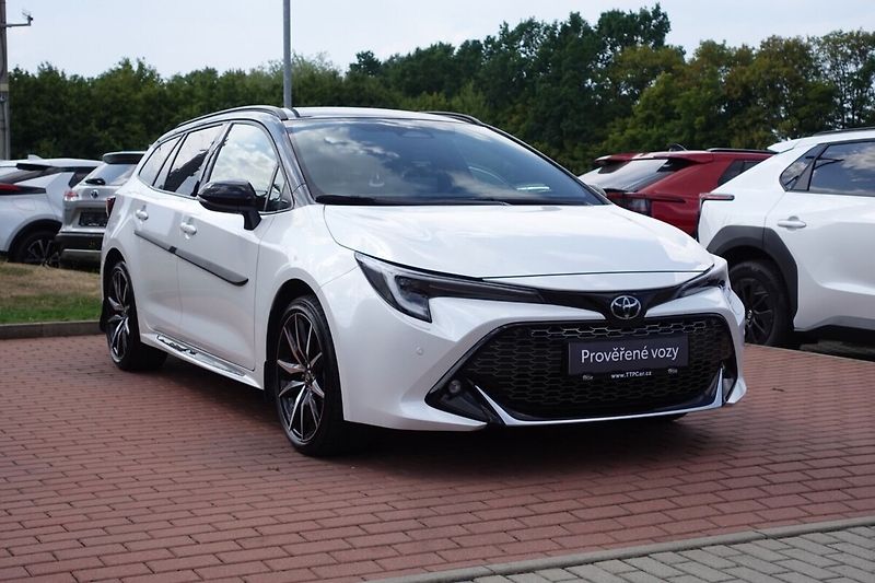 Toyota Corolla 1,8HSD GR Sport Dynamic - fotka 3 z 33