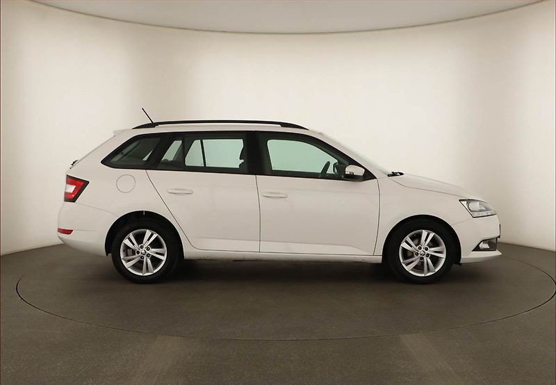 Škoda Fabia (2021) 1.0 TSI, ČR,1.maj - fotka 6 z 13
