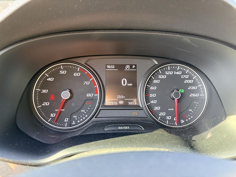 Seat Ateca 1.4TSI 110KW TAŽNÉ 360 KAMERY - fotka 23 z 53