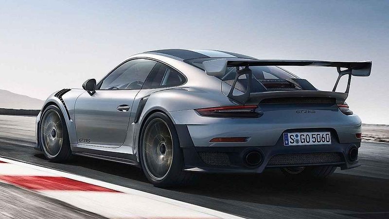 Porsche 911 GT2 RS.