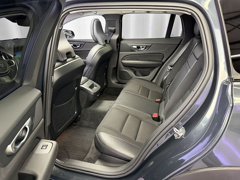 Volvo V60 D4 AWD, WEBASTO, PANORAMA, EL. - fotka 12 z 30