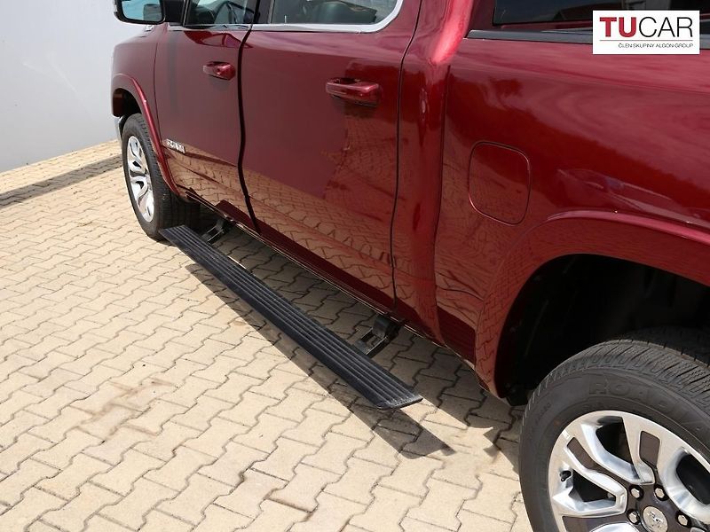 RAM 1500 (2024) Longhorn 5.7 V8 Hemi  - fotka 10 z 47