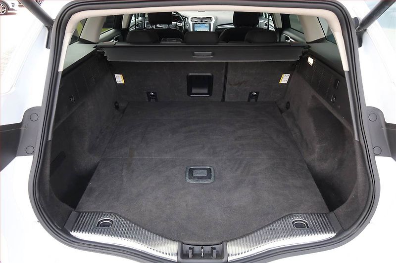 Ford Mondeo (2019) 2.0 TDCI, Automat, Serv.kniha - fotka 14 z 21