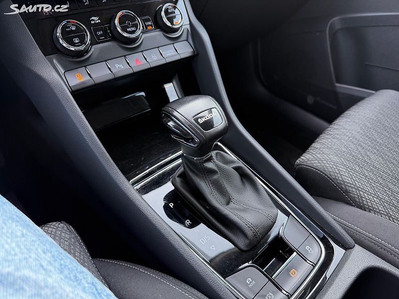 Škoda Karoq 2.0 TDi/DSG/STYLE/DPH - fotka 21 z 23
