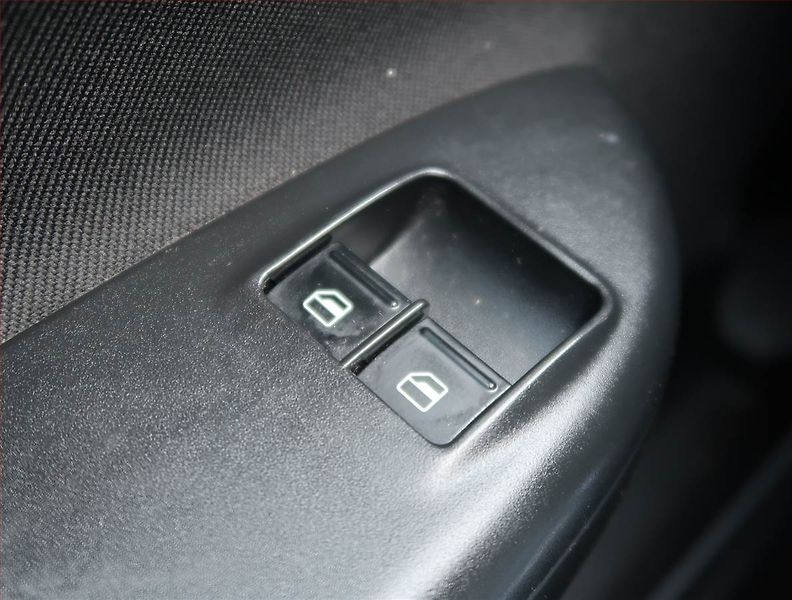 Škoda Octavia (2009) 1.6 TDI, po STK, udržované - fotka 13 z 13