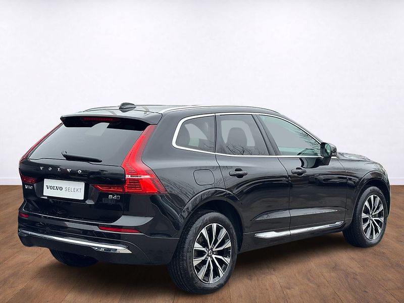 Volvo XC60 B4 AWD PLUS, ACC - fotka 5 z 23