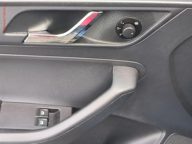 Škoda Rapid (2013) 1.2 TSi, Ambition, park. - fotka 14 z 16