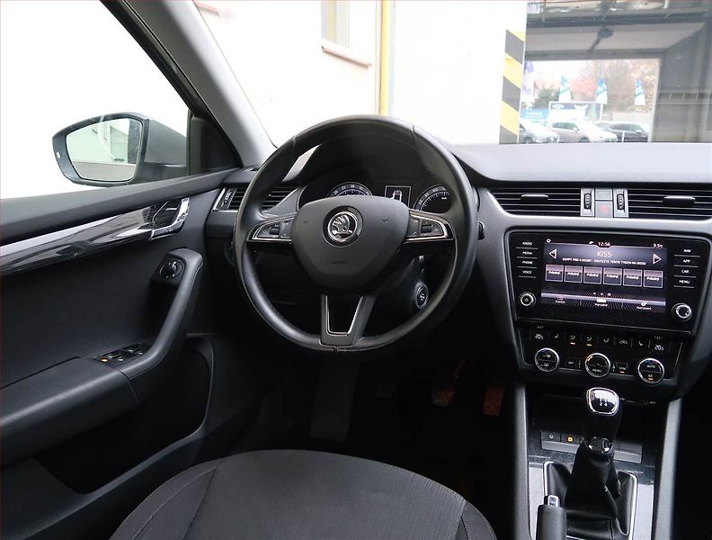 Škoda Octavia (2017) Style 1.6 TDI, Navi, Tempomat - fotka 7 z 16