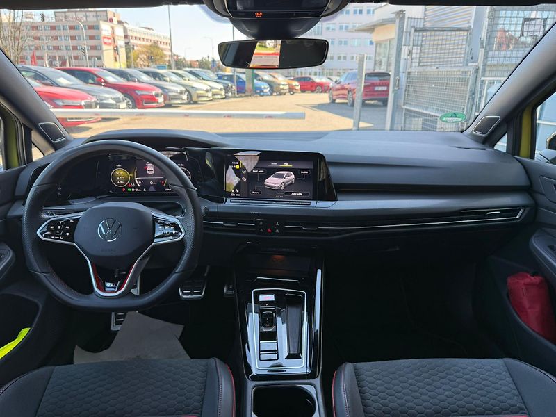 Volkswagen Golf GTI Clubsport 2.0 TSI 221 kW D - fotka 5 z 24