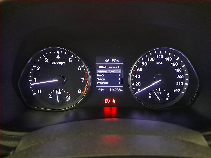 Hyundai i30 (2018) 1.4 T-GDI, ČR,1.maj - fotka 11 z 16