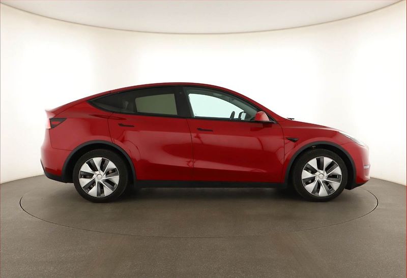 Tesla Model Y (2022) Long Range AWD 79kWh, SoH 91% - fotka 6 z 19