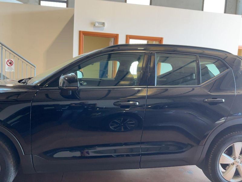 Volvo XC40 (2021) 1.5 T2 Momentum   2WD automat - fotka 4 z 18