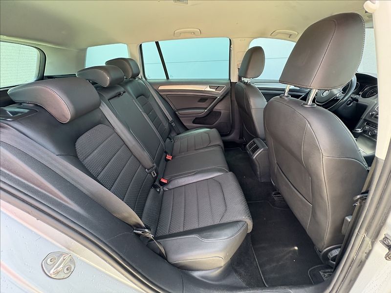 Volkswagen Golf 1,6 TDI rozvody spojka servis - fotka 31 z 33