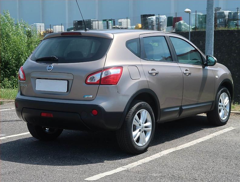 Nissan Qashqai (2012) 1.6 dCi, Serv.kniha, Navi - fotka 5 z 18