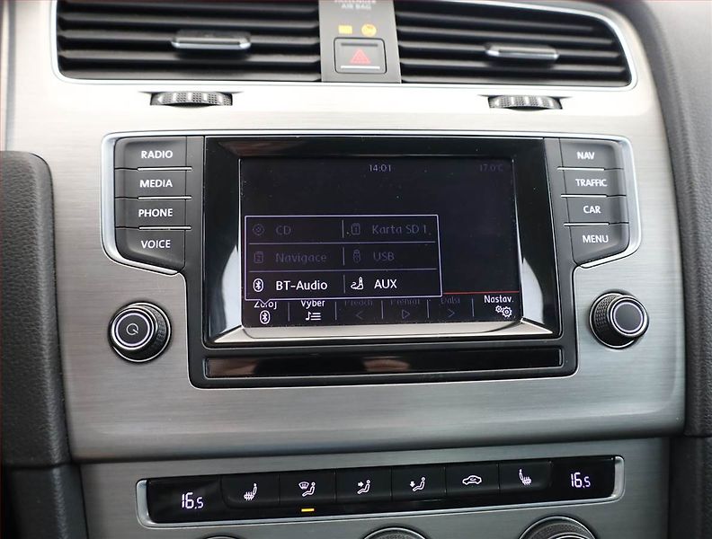 Volkswagen Golf (2014) 2.0 TDI, Serv.kniha, Navi - fotka 11 z 20