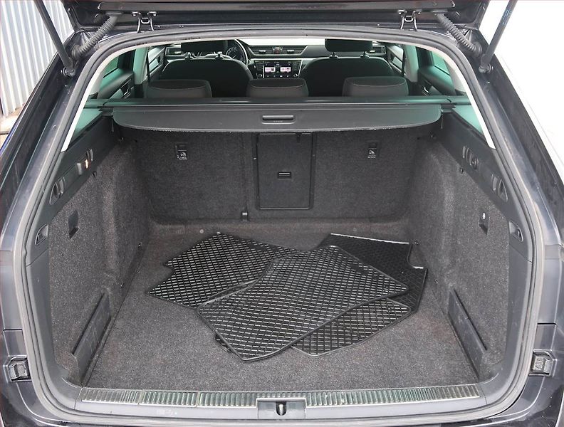 Škoda Superb (2017) Ambition Plus 2.0 TDI, Navi - fotka 14 z 21